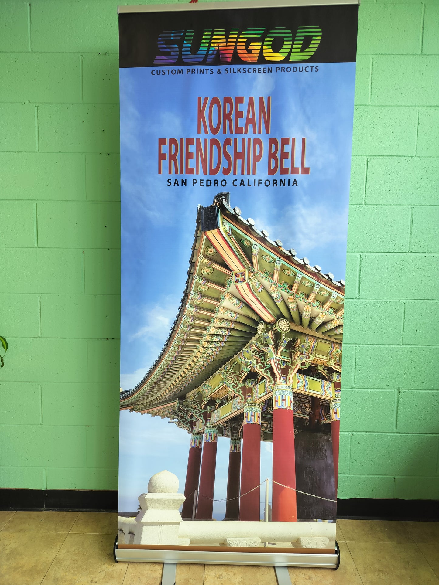 33.5 x 80 Heavy-Duty Retractable Roll Up Banner Stand with soft banner print for business & trade show. PLEASE CHOOSE SIZE, FINISH AND QUANTITY BEFORE YOU HIT CUSTOMIZE